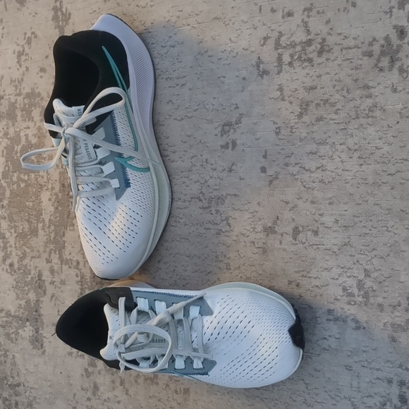 Nike Air Zoom Pegasus 38 - Picture 2 of 12